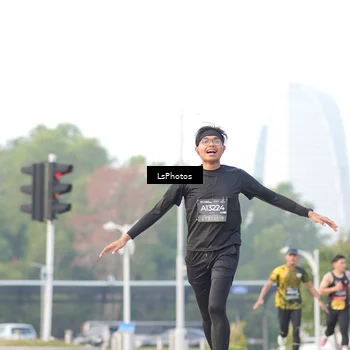 Runner Photo 6419073