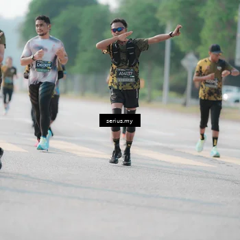 Runner Photo 6419123