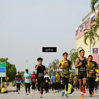 Runner Photo 6419131