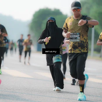Runner Photo 6419221