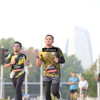 Runner Photo 6419379