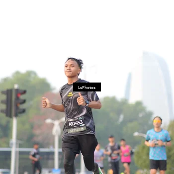 Runner Photo 6419388