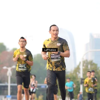 Runner Photo 6419400