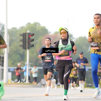 Runner Photo 6419699