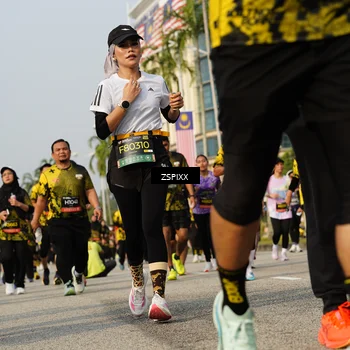 Runner Photo 6420002