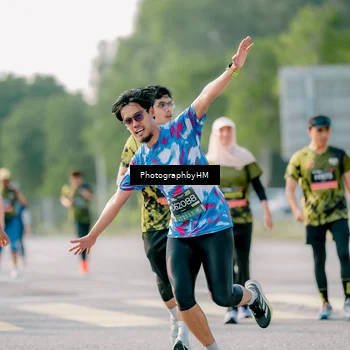 Runner Photo 6420085