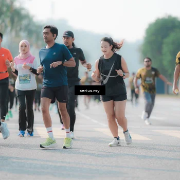 Runner Photo 6420221