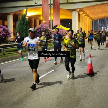 Runner Photo 6420234