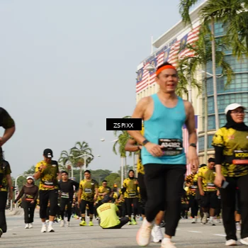 Runner Photo 6420240