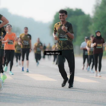 Runner Photo 6420255