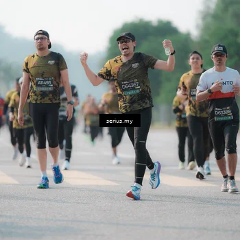 Runner Photo 6420331
