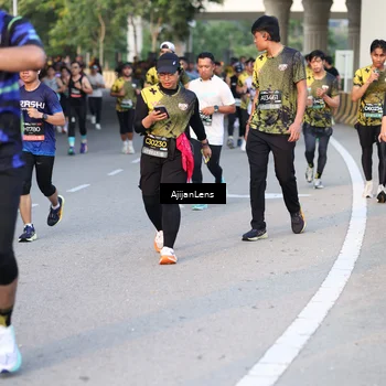 Runner Photo 6420335