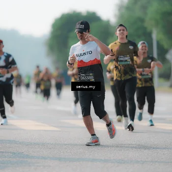 Runner Photo 6420345