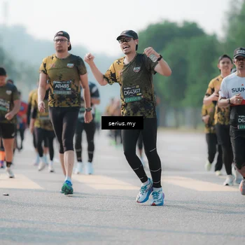 Runner Photo 6420346