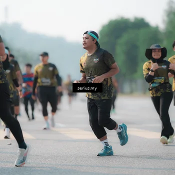 Runner Photo 6420400