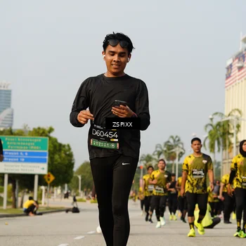 Runner Photo 6420409