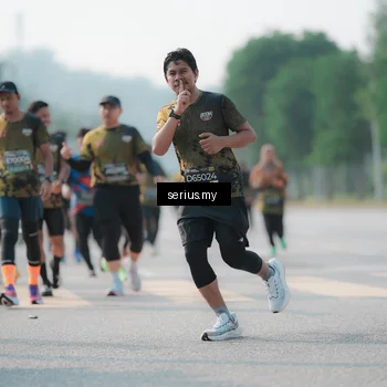 Runner Photo 6420444