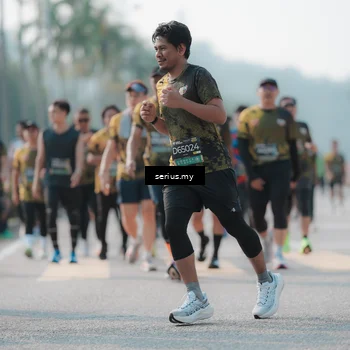 Runner Photo 6420475