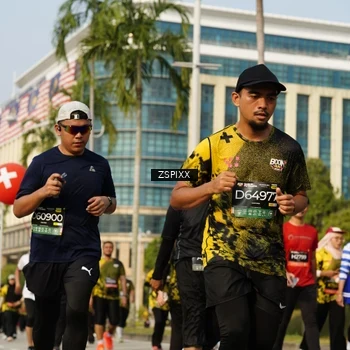Runner Photo 6420653