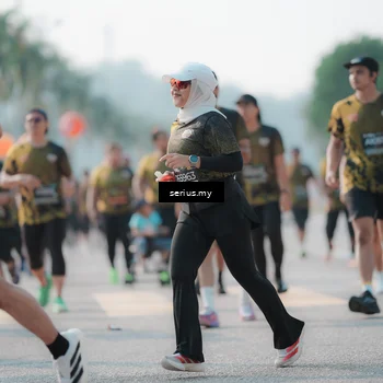 Runner Photo 6420695