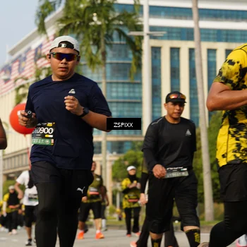Runner Photo 6420700