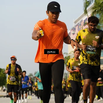 Runner Photo 6420705