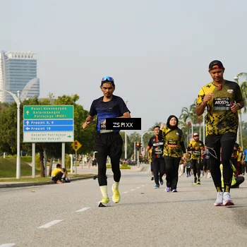 Runner Photo 6420881