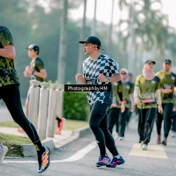 Runner Photo 6421078