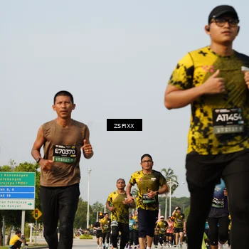 Runner Photo 6421080