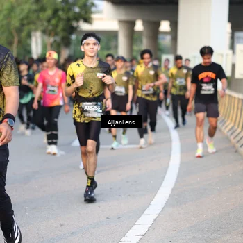 Runner Photo 6421100