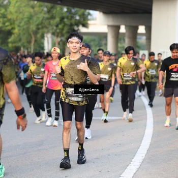 Runner Photo 6421102