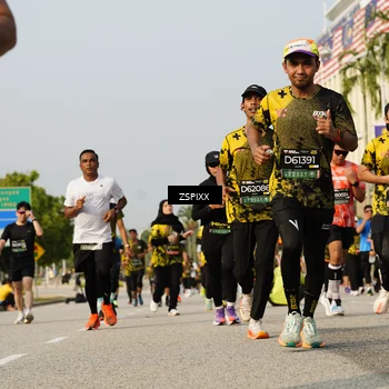 Runner Photo 6421303