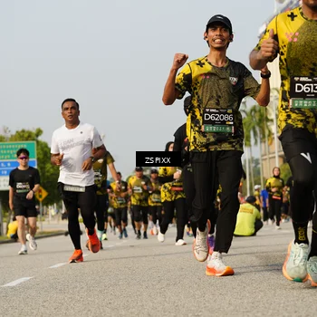 Runner Photo 6421313