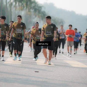 Runner Photo 6421759