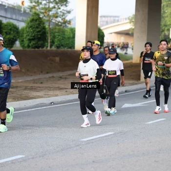 Runner Photo 6422067