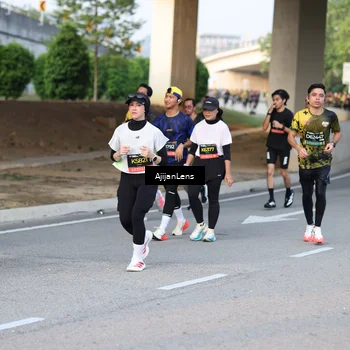 Runner Photo 6422100