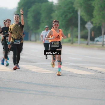Runner Photo 6422400
