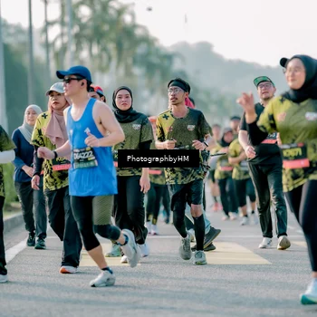 Runner Photo 6423099