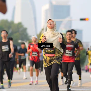Runner Photo 6423179
