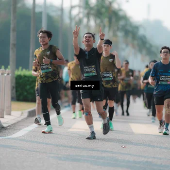 Runner Photo 6423311