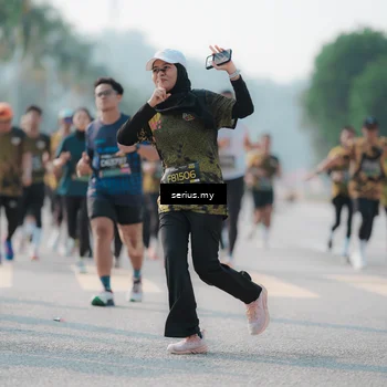 Runner Photo 6423344