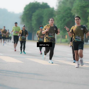 Runner Photo 6423457