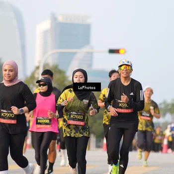 Runner Photo 6423458