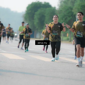 Runner Photo 6423489