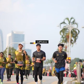Runner Photo 6423631
