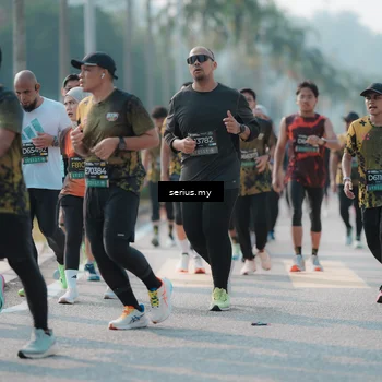 Runner Photo 6423669