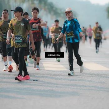 Runner Photo 6423696