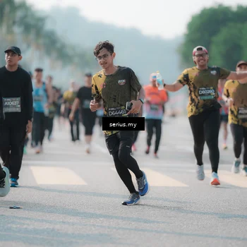 Runner Photo 6423784