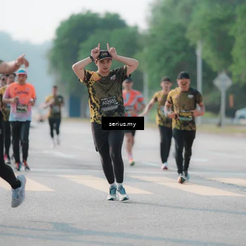 Runner Photo 6423816
