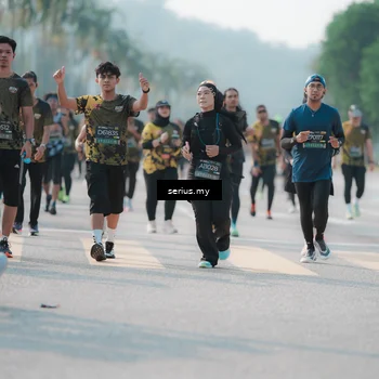 Runner Photo 6424002